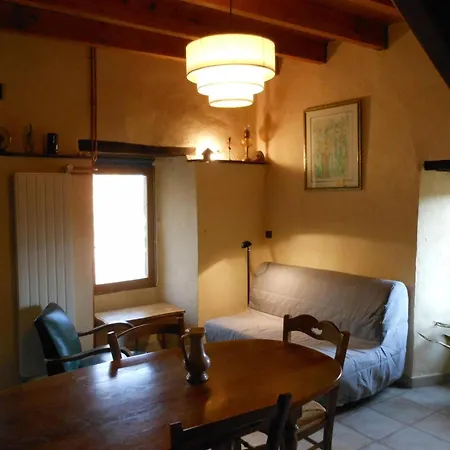 Vakantiehuis De Chapeleche Les Genets By Interhome Gluiras